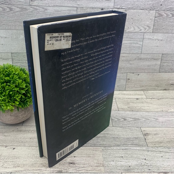 The Memory Of Running a novel - Picture 3 of 4